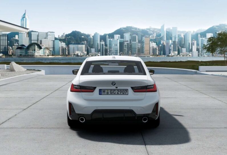 
								BMW 318d mHev mSport full									