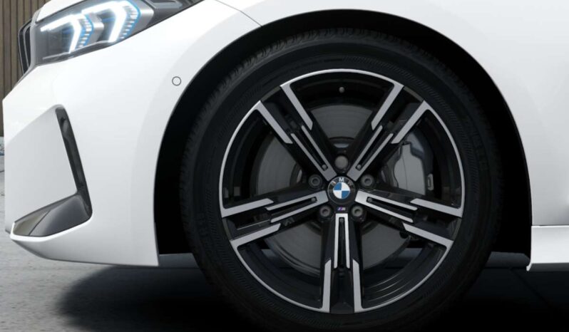 
								BMW 318d mHev mSport full									